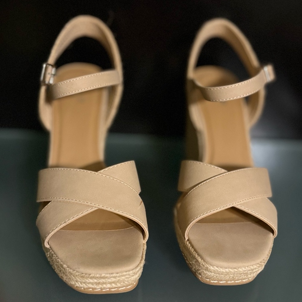 Elegant Tan Women's Sandals